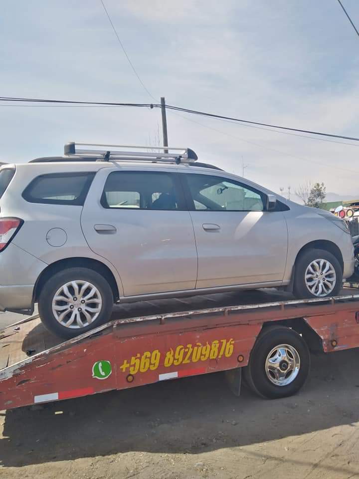 atibat_1's tweet photo. @ExtraChile Muchas gracias por compartir la publicación ☺el auto ya apareció estaba en san Bernardo ojalá que este país #condene a todas estas lacras y de una vez por todas hagan #justicia a mi hno lo asaltaron fuera de su casa https://t.co/lFrB7CEuRR