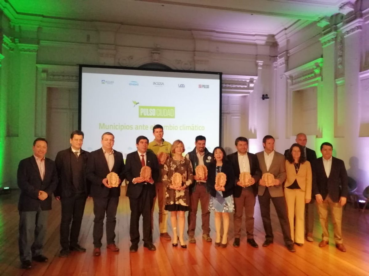 munquintanormal's tweet photo. Estamos felices!!! Nuestro municipio ganó el premio #PIMU2019 de
@PulsoCiudad en la categoría Áreas Verdes por las Pérgolas de Carrascal. Alcaldesa @carmengloria_f destacó el trabajo colaborativo y la alianza público privada que permitió construir este parque #RedMegacentro https://t.co/ibdFtDfWUy