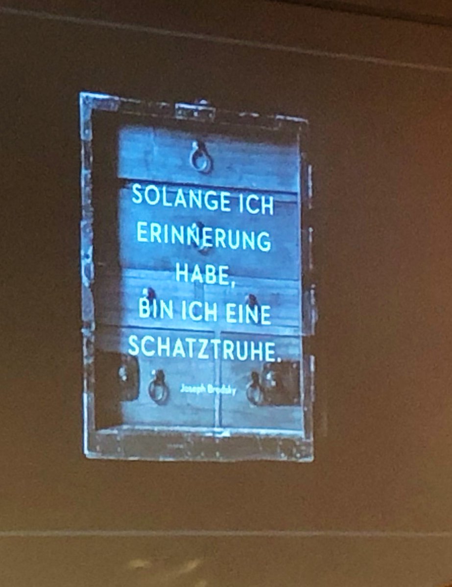 alecmcint's tweet photo. Der wichtigeste Motivationsfaktor? Qualität des Umfelds.
Wenn wir wollen, dass sich die erschreckenden #Gallup Zahlen zum Mitarbeiter Engagement ändern, dann müssen wir uns um das #OfficinaHumana kümmern.
Ein wunderbarer Abend mit Jan Teunen beim #asempex https://t.co/py0ce8i95s