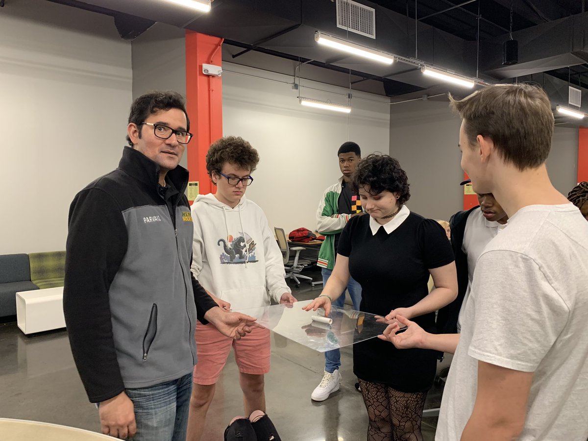 CodeRVA1's tweet image. Day one already off to a great start! #relativevelocity #webdesigning #algebraii #LevelUp #CodeRVA