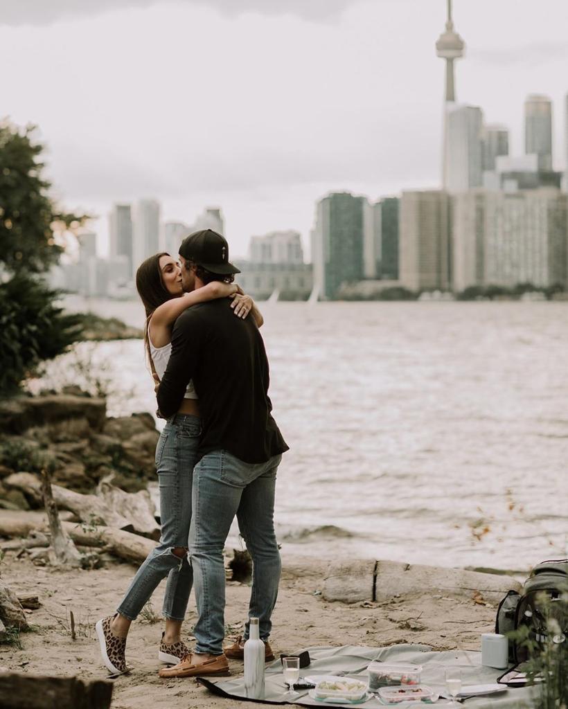 BachParadise's tweet photo. Another Paradise success story! We couldn’t be happier for @kevin_c_wendt and @astrid_loch! Congratulations on your engagement! ❤️
📷: Kevin Wendt https://t.co/Rc482TRkmG