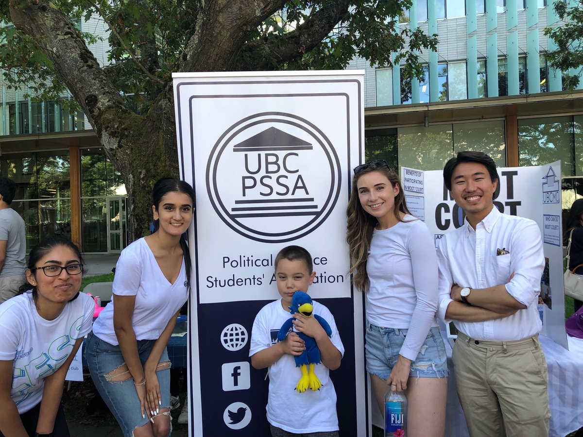 cesicruz's tweet photo. Introducing Thundy the Thunderbird to the ⁦@UBCPoliSci students at ⁩ ⁦@UBCPSSA⁩’s Imagine Day @UBC booth! https://t.co/JSGhTfecA2