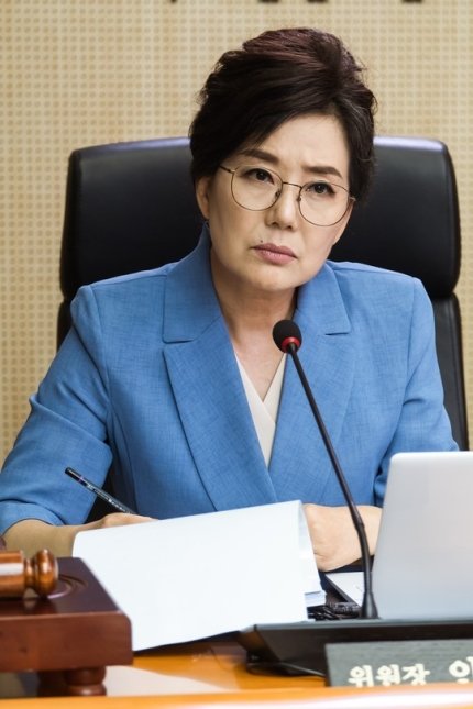 infodrakor_id's tweet photo. Still cut drama OCN #TheDefenderHumanRights: #LeeYoWon, #ChoiGwiHa, #OhMiHee, #LeeJooYoung, #LeeJooWoo. Tayang 18 September menggantikan #ClassOfLies👏 https://t.co/AVuNJ5kII6
