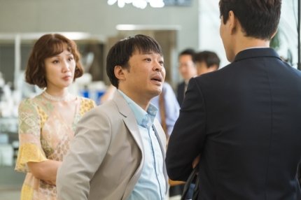 infodrakor_id's tweet photo. Still cut drama OCN #TheDefenderHumanRights: #LeeYoWon, #ChoiGwiHa, #OhMiHee, #LeeJooYoung, #LeeJooWoo, #JangHyunSung. Tayang 18 September menggantikan #ClassOfLies👏 https://t.co/GJTdnxcnkJ
