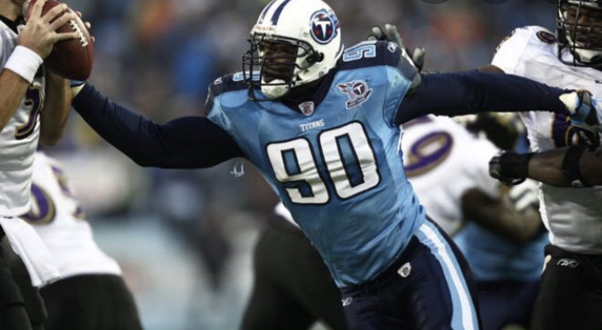Happy birthday to former Titan and Defensive End, Jevon Kearse. He turns 43 today  Best of wishes to you!! 