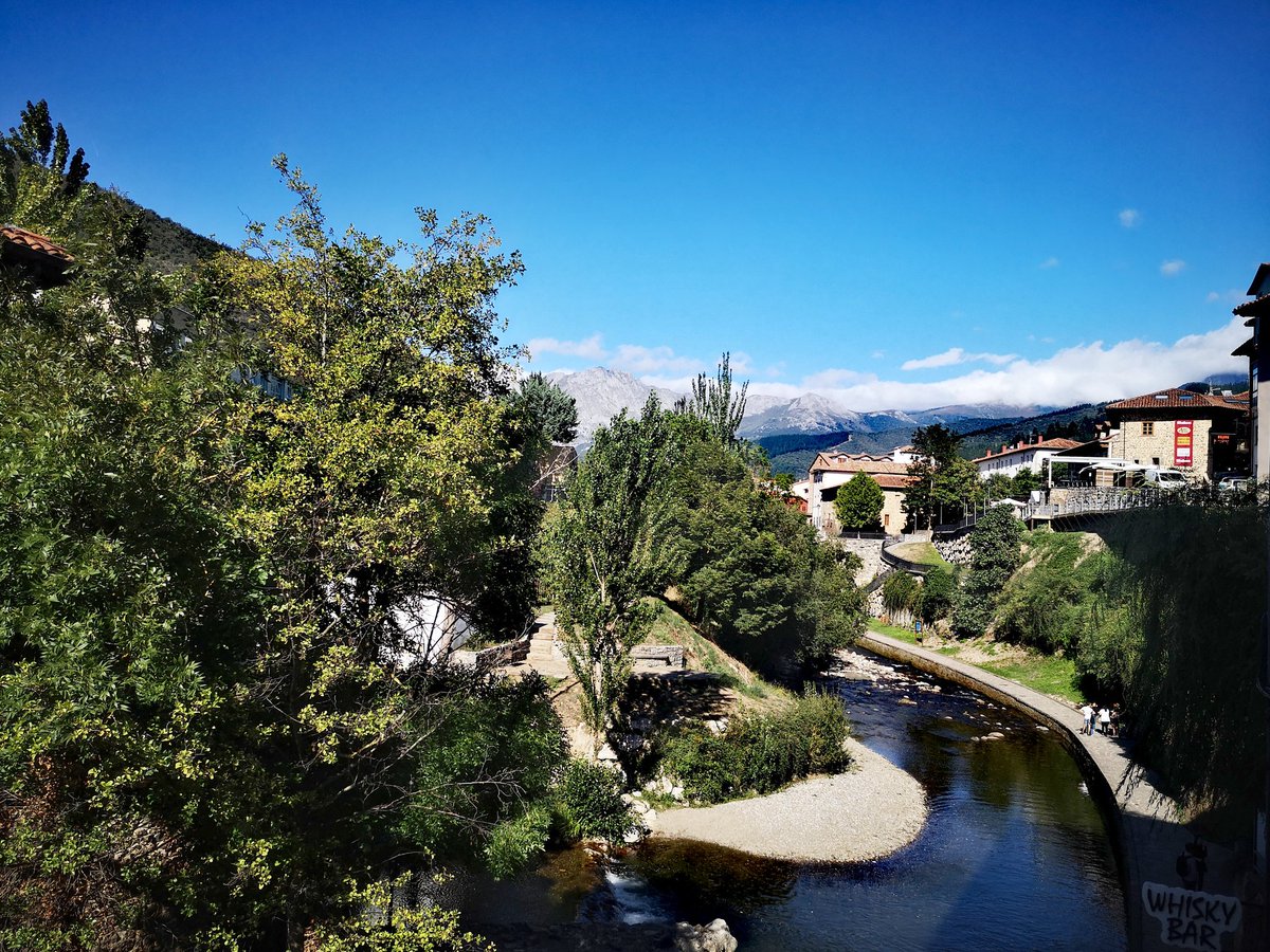 Noecf82's tweet photo. #potes #cantabria #paisajes https://t.co/R9qTnnCu85