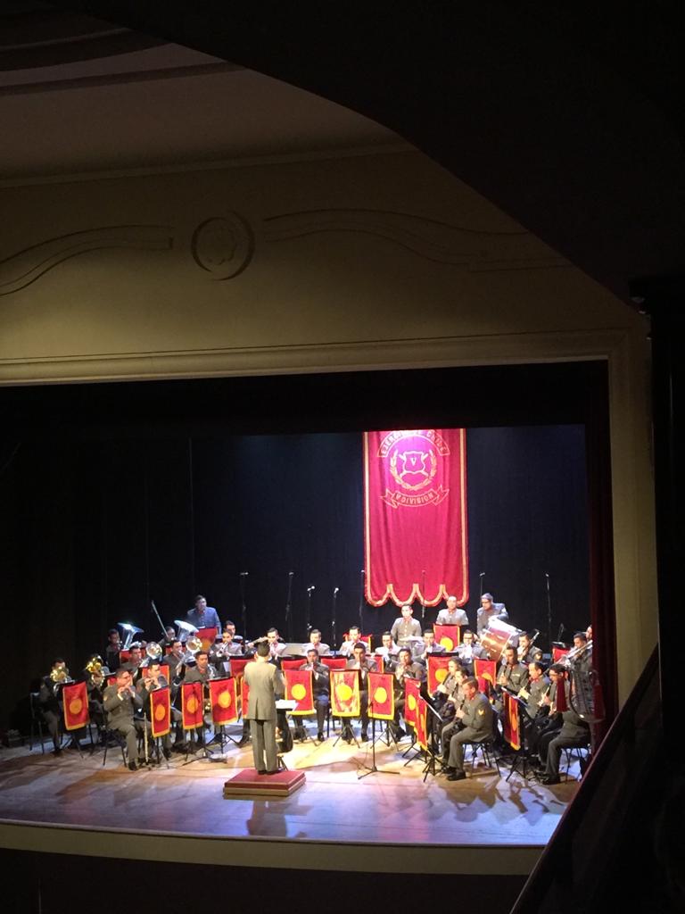 gobmagallanes's tweet photo. Gobernador provincial de Magallanes acompañando a Cdte. en Jefe @VDivisionEjto en la #VeladaCultural2019, homenaje a las #GloriasdelEjército ante un gran marco de público, con la presencia de autoridades civiles y militares #MesDeLaPatria 🇨🇱 #ChileEnMarcha @min_interior https://t.co/IKgiTkTXbk