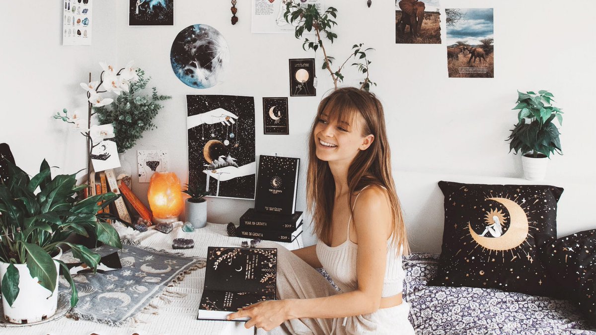 DreamyMoons is on track to ship more than 6,000 parcels this year and Annie attributes her business growth to finding an efficient platform to facilitate international shipping: auspo.st/2ksz28p #eCommerce #Etsy