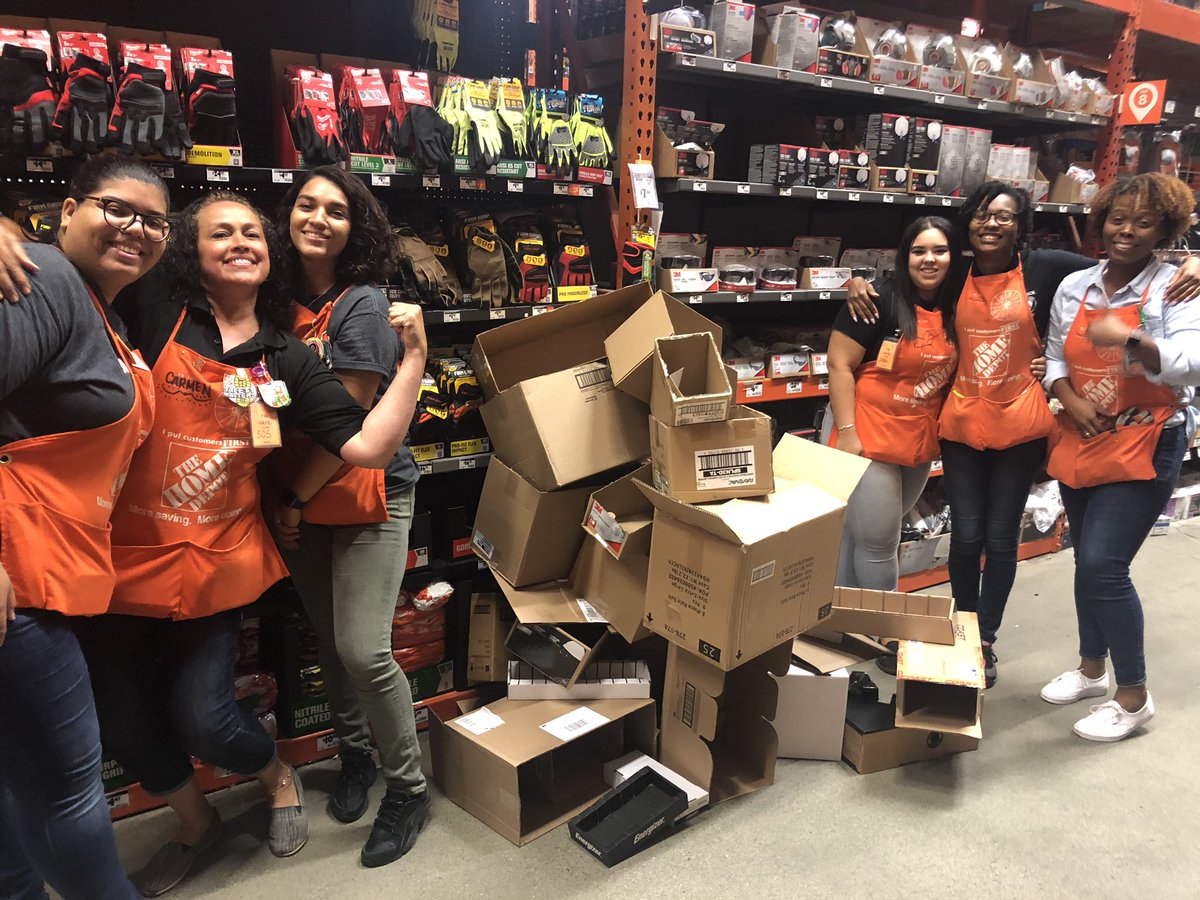jasonprodriguez's tweet photo. The ladies owned this challenge tonight. Second highest selling aisle, safety bays. Who’s next?! #MODBlitz @hdfairfield @jackc4252 @JasonArigoni @hmalak https://t.co/nZEQZZy97C
