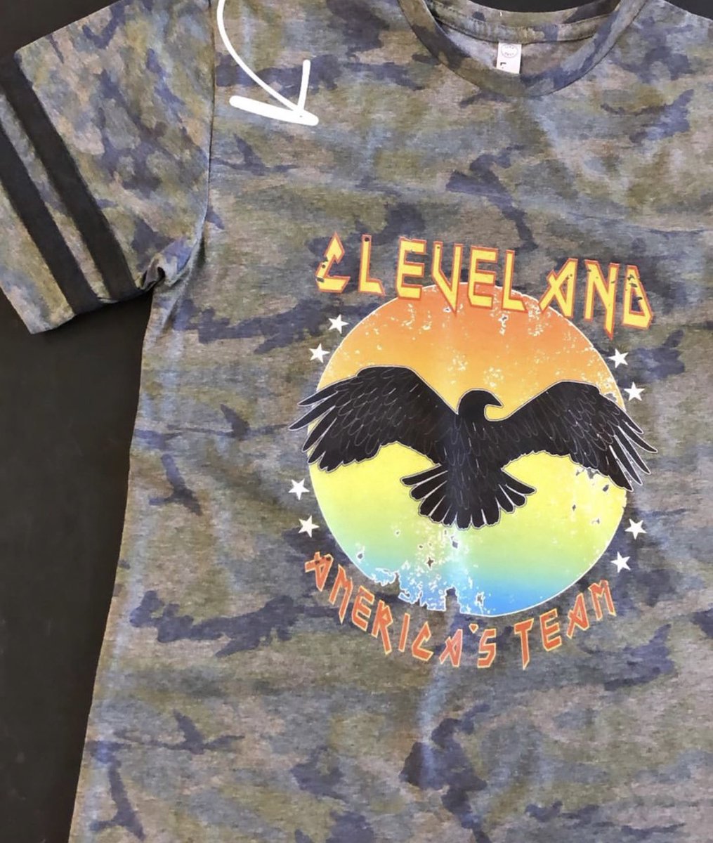 emilyroggenburk's tweet image. Let’s do a little giveaway because we are pumped for this Sunday! Giving away a $50 gift card to EmilyRoggenburk.com RT to enter!!! 
🏈🏈🏈🏈