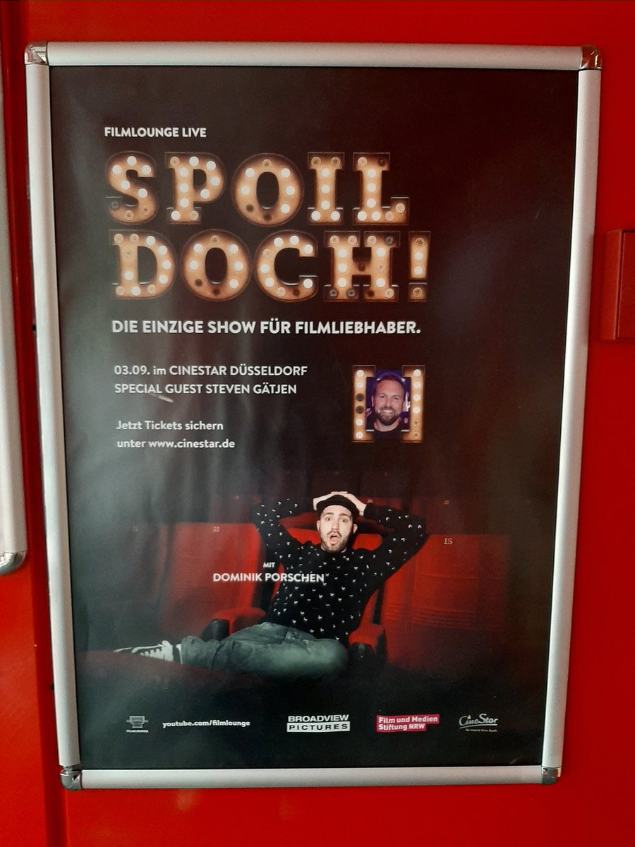 clouds_walking's tweet photo. Kino mal anders - mit @dieserDopo und gleich noch @stevengaetjen Tolle Show für Cineasten, Movienerds und Filmliebhaber #spoildoch #comedy #filmlounge #düsseldorf https://t.co/KIKAEGr7Tr