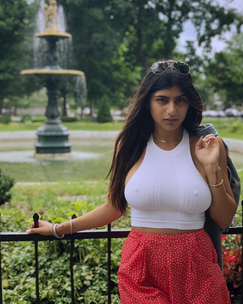 Mia khalifa with fans