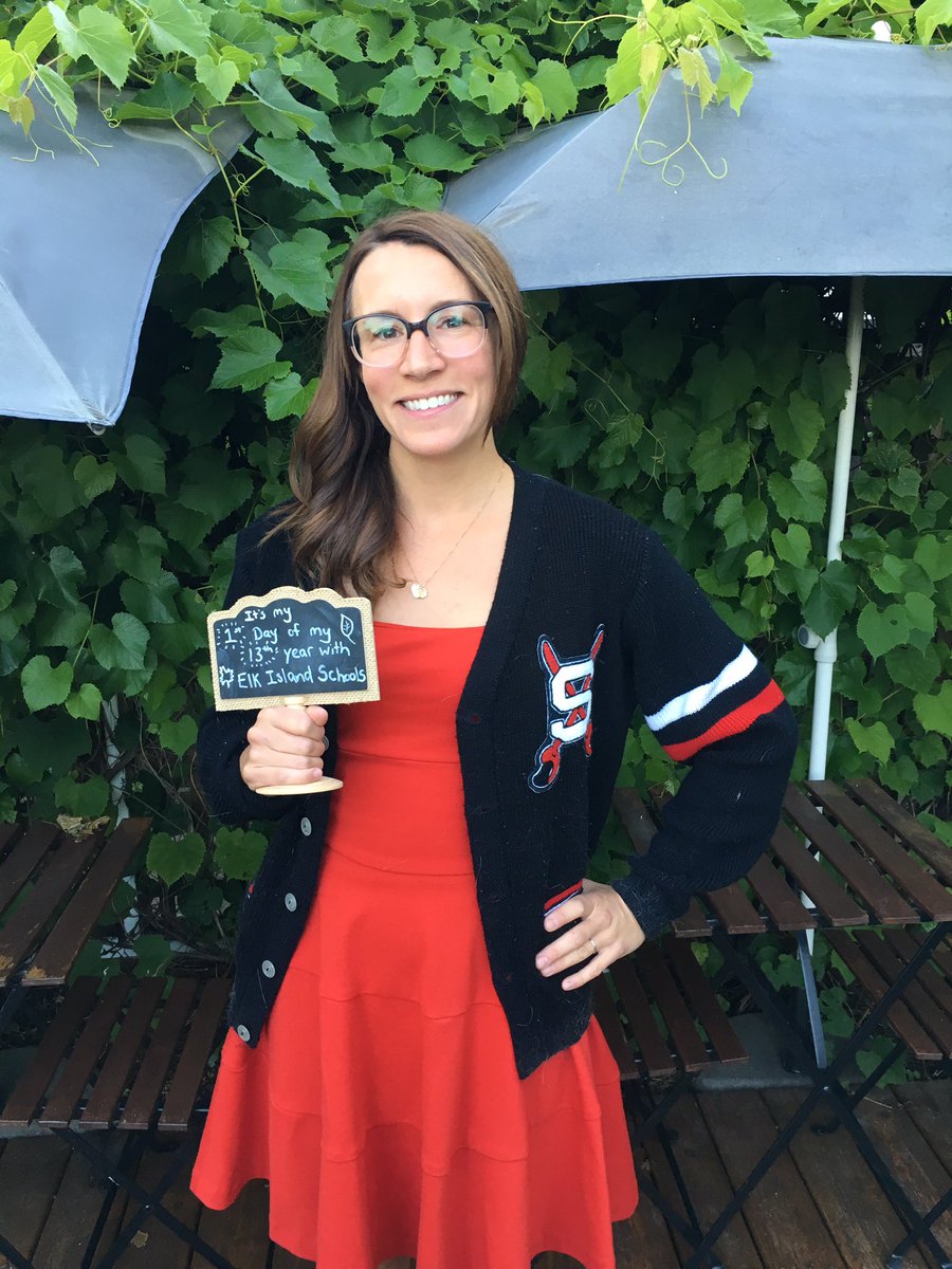 SabreScience's tweet photo. 1st day back! Teaching with EIPS for 13 years! @SalComp #eips1stday #sabrepride https://t.co/XUsEThP0Nz