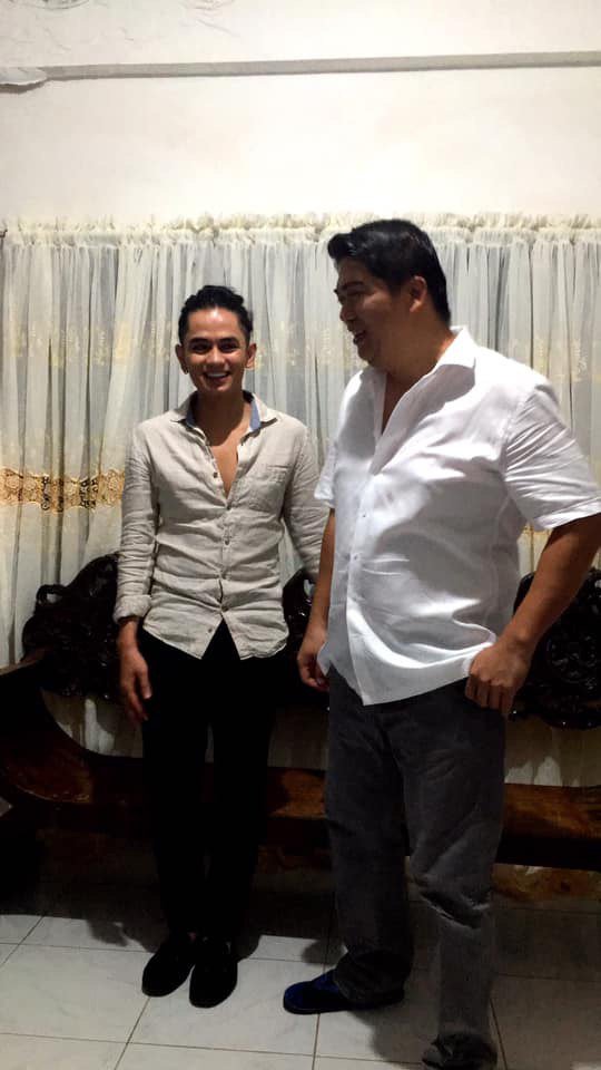 odronautsglobal's tweet photo. Miguel with Mayor Doan of Loreto. Mukhang may bukasan ng butones na nagaganap. Hahaha #FashionIcon

(c) Tita Gina
#ABSCBNBallFanFave Miguel Odron https://t.co/eflEjW4xKD