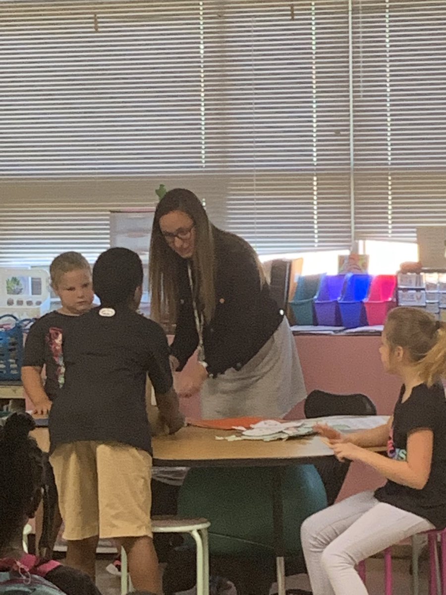 MrsShannonCES's tweet photo. Surprising teachers and staff with spaghetti for dinner #greatfirstday @CaryElem #Hospitality #dinnerisonus @Lakeshia_Ames @Mrs_GordonFES @msdickerson107 @onward_to3rd #FirstDayOfSchool2019 #WeAreHCS
#HCSBack2School2019
#Vais4Learners
#VABack2School
@MrShannon_CES @Armstrong_arts https://t.co/FHdxnE2F6c