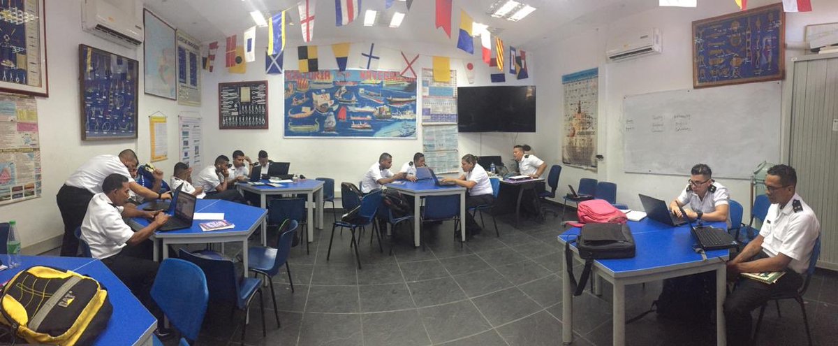 CarlaSelene's tweet photo. #SENAesFormación👨🏻‍✈️| Los aprendices de Oficial de Puente #CINAFLUP fortalecen sus competencias comunicativas 🗣aprendiendo #InglesMaritimo a través de estrategias innovadoras, TICs, y desarrollando el aprendizaje autónomo. https://t.co/zh6cTprC5j https://t.co/b1myxGobQ4