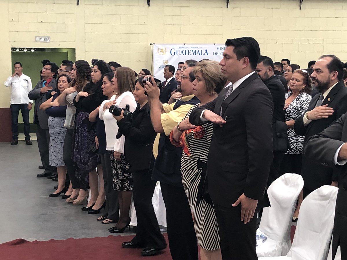 MineducGT's tweet photo. @MineducGT Presidente @jimmymoralesgt y Ministro @oscar_hlopez participan en el acto oficial de entrega de los trabajos de remozamiento y equipamiento del Instituto Técnico Vocacional Imrich #Fischmann y celebración de 60 años de fundación. #JuntosHemosAvanzado https://t.co/6yx0XFaxMr