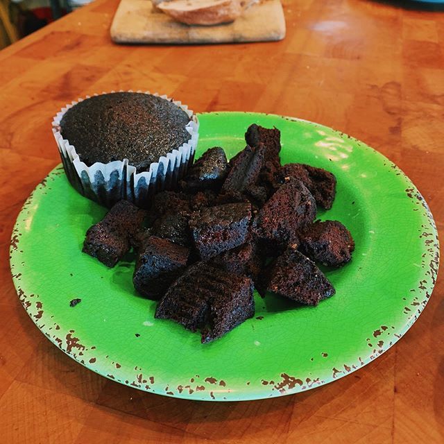 GHALoafer's tweet image. Vegans, wya? 👀
.
Come taste our Chocolate Brownie Bread, today in muffin form🤤 .
Deeeelicious
.
#greatharvest #local #breadco #bakery #shoplocal #eatlafayette ift.tt/2UrxBol