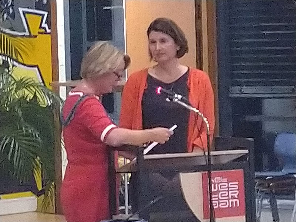 Zojuist is Brigitte Faber-De Lange geïnstalleerd als onze nieuwe CDA wethouder in Overbetuwe. Van harte proficiat en veel succes!