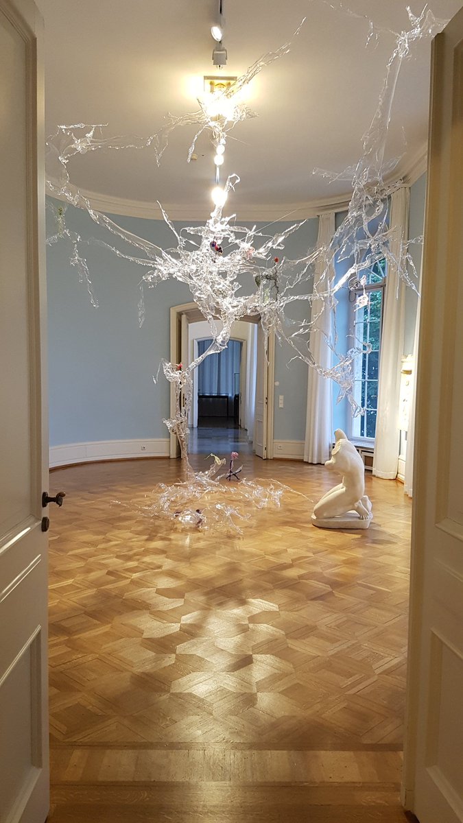 luc_jac's tweet photo. Die künstlerische Darstellung von Goethes Urpflanze ist sehr instagrammable, @goethemuseum.👌🤓 Übrigens auch sehr überzeugend die AR Installation im #Faustlabor.
Danke @DMallepree! 😊
#SoMeKulturDrink 🍹 https://t.co/6VP5NB1k3z