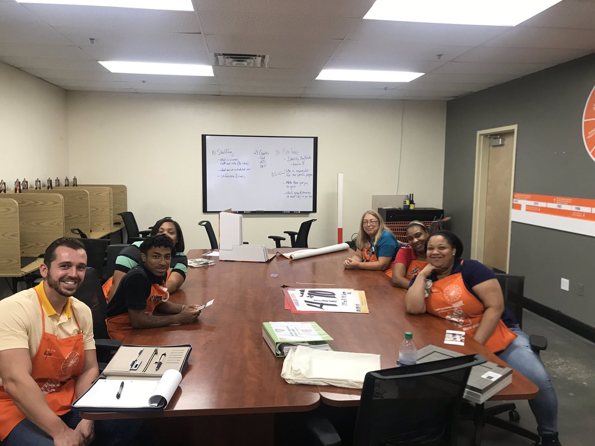 HDIMIKED's tweet photo. Great training at @ChalmetteHD today.  Loved the gear interaction.  @Adria_THD https://t.co/YD3vzKlMz9