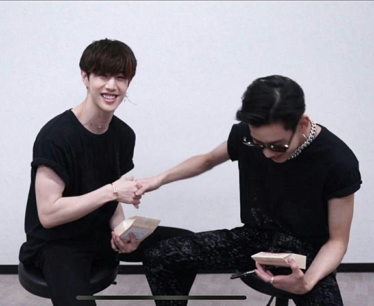 echosvn's tweet photo. It's your laughter that gets to me. #MarkBam
#MarkTuan
#마크 #段宜恩
@mtuan93
#GOT7
@GOT7Official
#갓세븐
#MARKACHU
#WeLoveYouMark
#ThisIsForMyLoveMark
#Superman
#HappyXXVIIMarkTuan https://t.co/NxHkLLbjFX