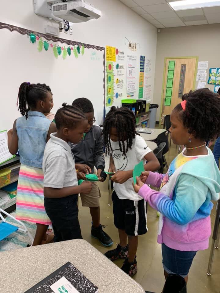 TASPA_TCS's tweet photo. Ms. Pradat’s class working on plot, multiple meaning words, and partner reading to find characters and setting in centers! #TCSLearns #TASPAlearns @TCSBoardofEd https://t.co/yvreuVSvRC