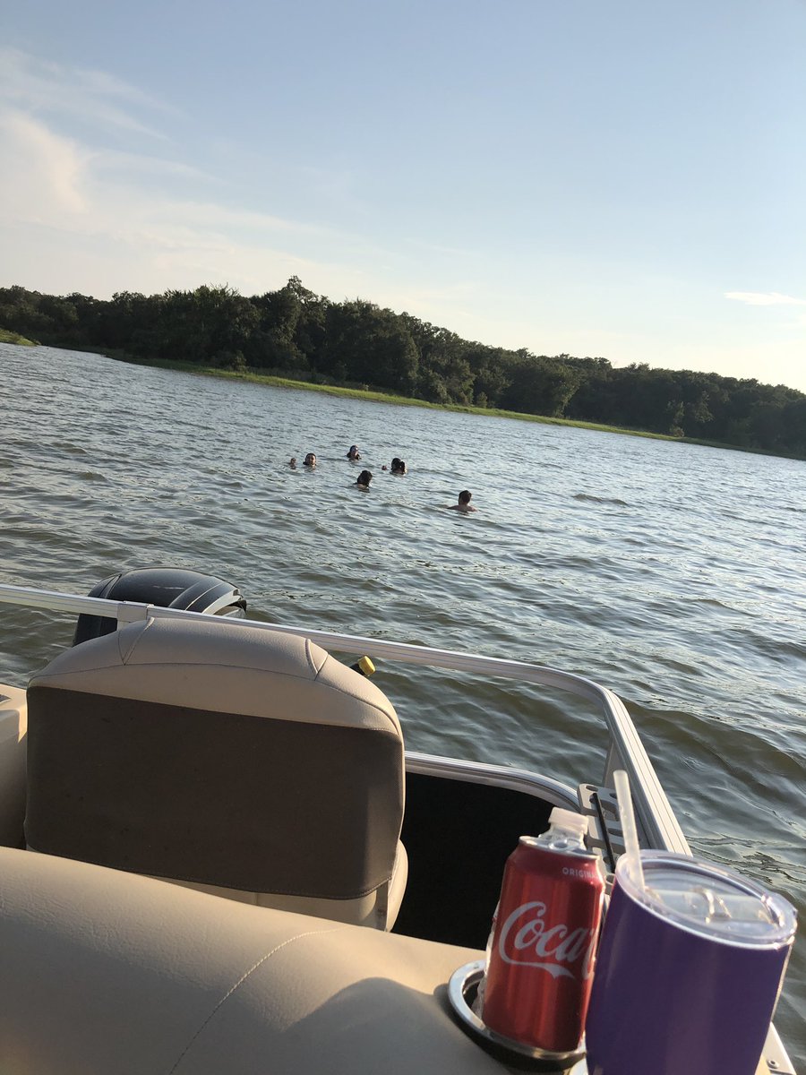 ChelseyDagley's tweet photo. Labor Day Weekend! ๐#LakeLimestone #Fishing #Boatrides #makingmemories https://t.co/U7eNmoA3gj