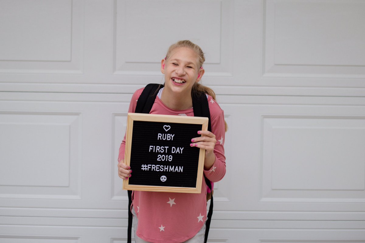 AngieandRuby's tweet image. She’s a freshman! 💕#freshman #firstday #highschool #disabilityisnotinability