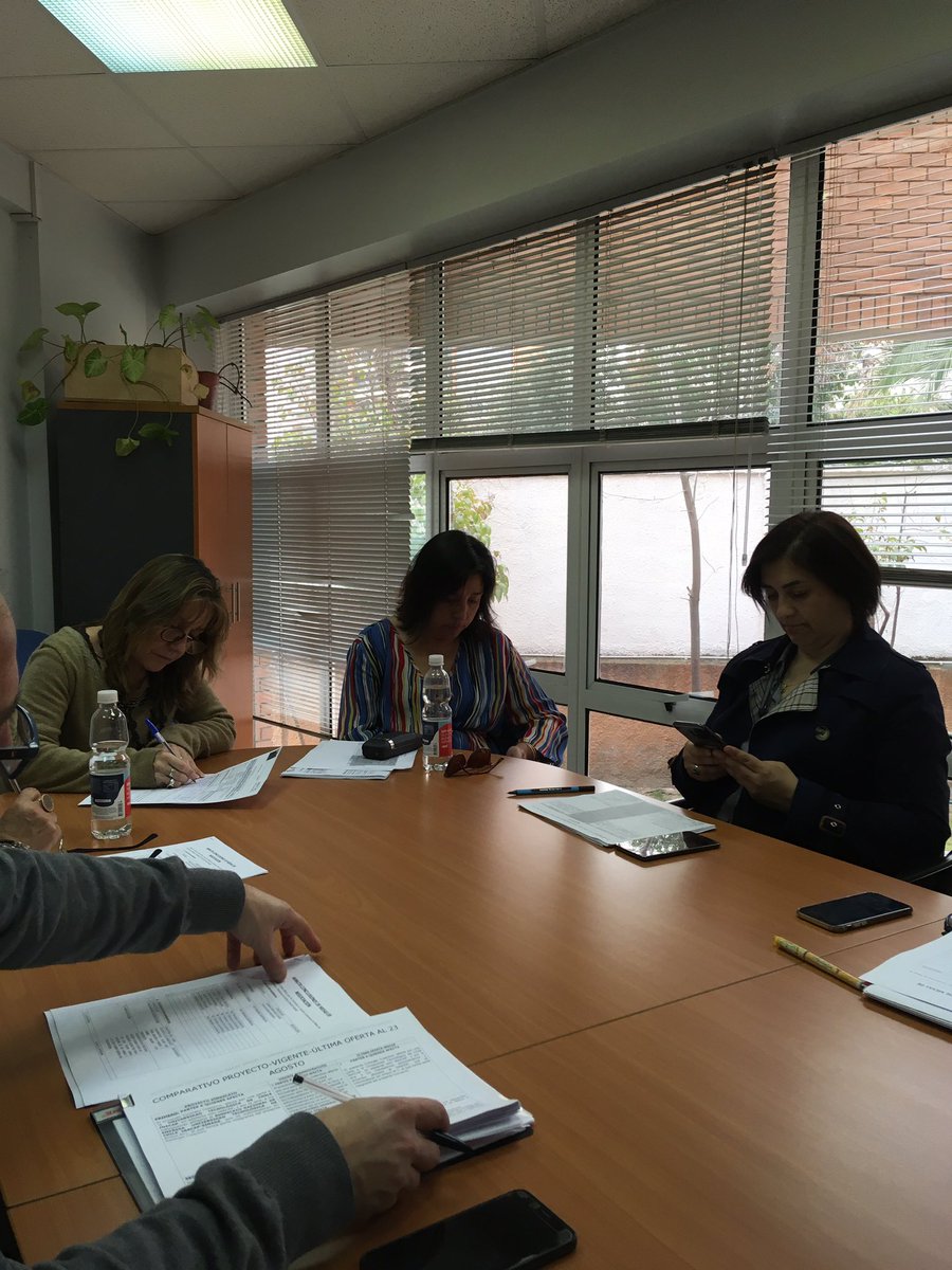 chile_sinade's tweet photo. Iniciando mediación .... https://t.co/f0Rv2kDn8x