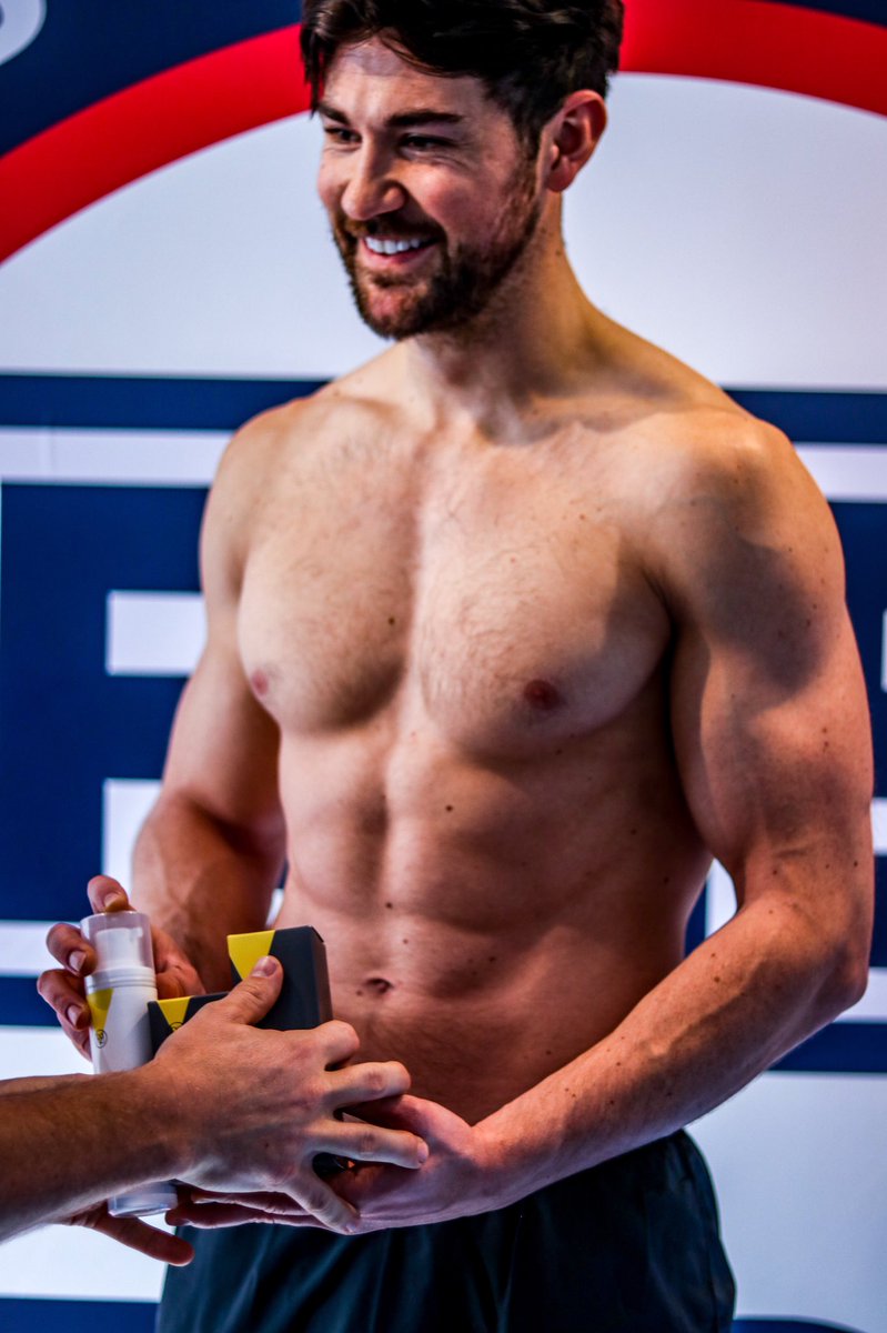 PROVERBSKIN's tweet photo. What you put on your body is as important as what you put in it!! 🌿💦💪🏼
Do you know what is in your shave products, shower gel, deodorant and moisturiser?

#GETOUTWHATYOUPUTIN #MensSkincare #SkincareForMen #gbbloggers #organic #natural #expertskincare #healthylife #sports https://t.co/Dd0N78p0rx