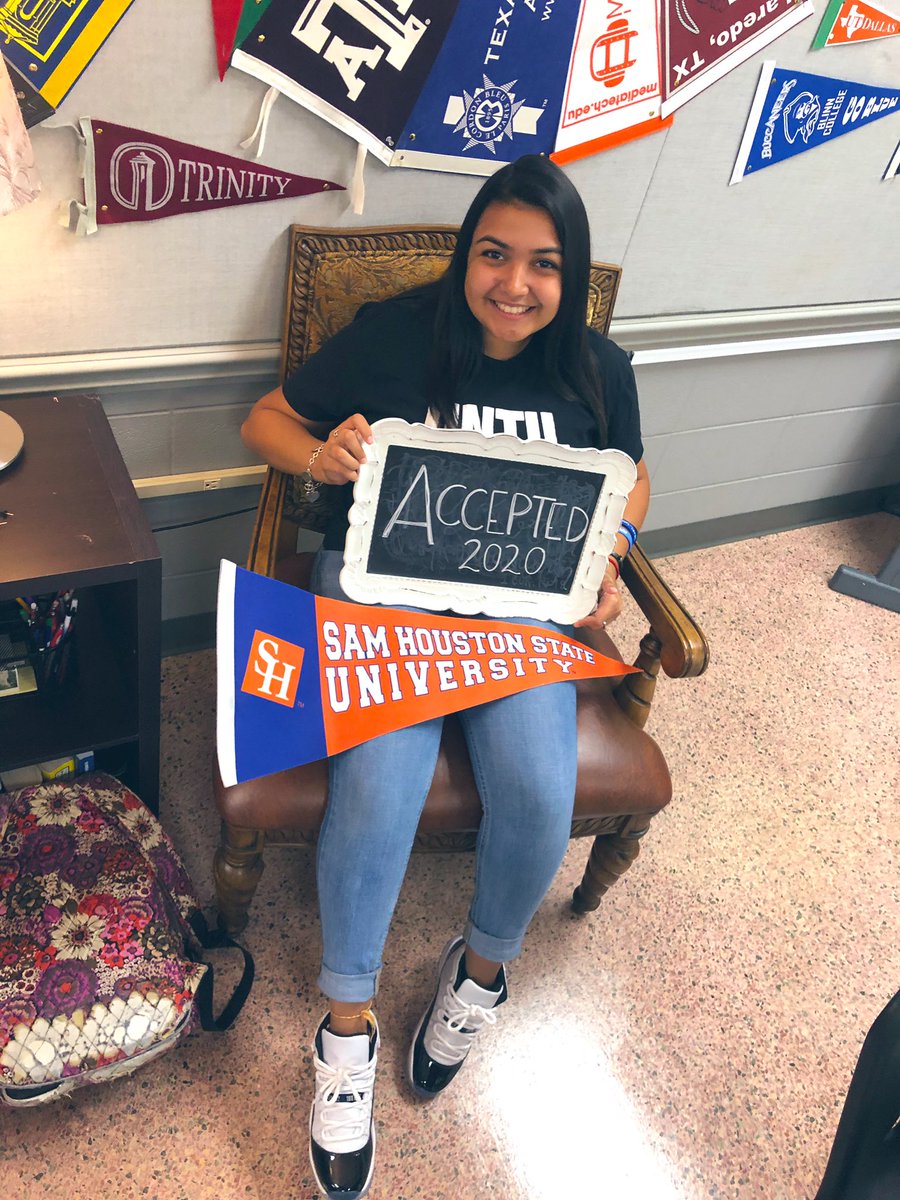 Please congratulate @_xo_leslie_ ! She was accepted to <a href="/SamHoustonState/">Sam Houston State</a>! So beyond proud of you! #DullesAccepted2020 <a href="/DHS_Vikings/">Dulles High School</a>