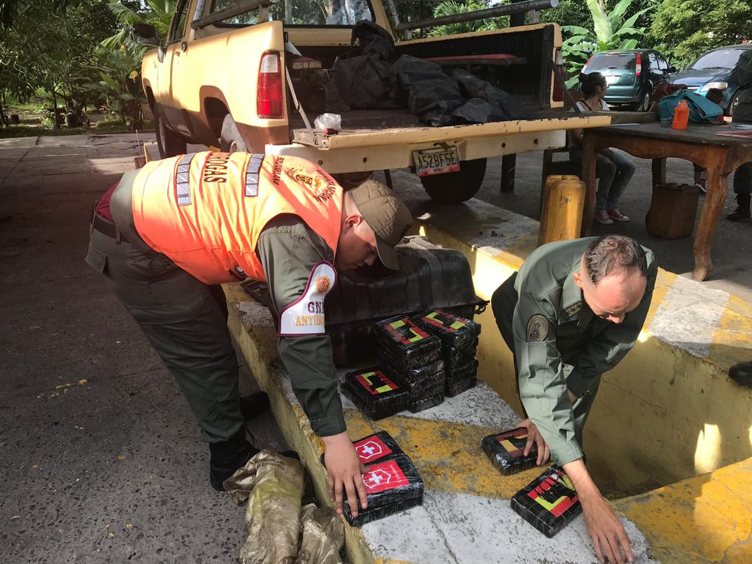 NARCOTRAFICO,CONTRABANDO Y TERRORISMO COLOMBIANOS EN VENEZUELA EDkOxnRWkAAnHMt