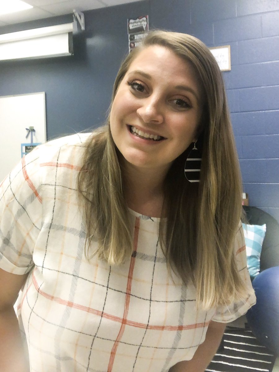 HistorywMissD's tweet image. First Day of School ✔️
#iteach #iteachseventh #iteachmiddleschool #iteachmiddles #firstdayofschool #backtoschool #historyteacher #teachersfollowingteachers #teachersoftwitter #WJCCFirstDay