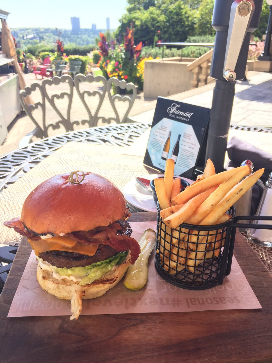 Was waiting for the ideal day to have lunch on the fairmont patio- lunch was lit! #fairmont #yegdt #yegfood #yegpatio #Edmonton