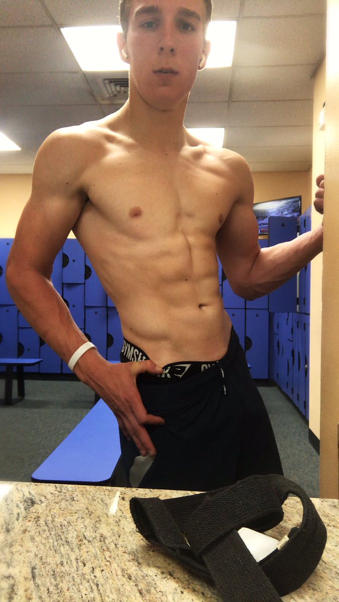 HunterCoapman's tweet photo. Inspiration comes from being driven to purse what you love to do and to motivate to forge there own legacy that they will leave behind ⌛️ 
@Gymshark 
@BenFrancis1992 
#BulkingSZN #BackDay #Driven #Legacy #BeAVisonary #Gymshark 🦈 https://t.co/bnVDma7GXi