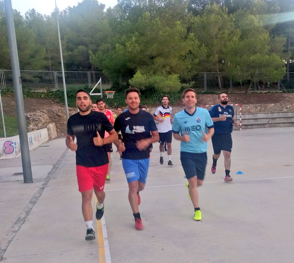 InterPallaresos's tweet photo. 📷 | GALERIA IMATGES

Imatges de l'entrenament conjunt, sènior i filial, de l' @InterPallaresos 

#interlive #pretemporadaverda 💚🖤

@CatalunyaFutsal @FutsalTGN @FutsalCat1 @Futsal_Base https://t.co/AKRFD5eI3M