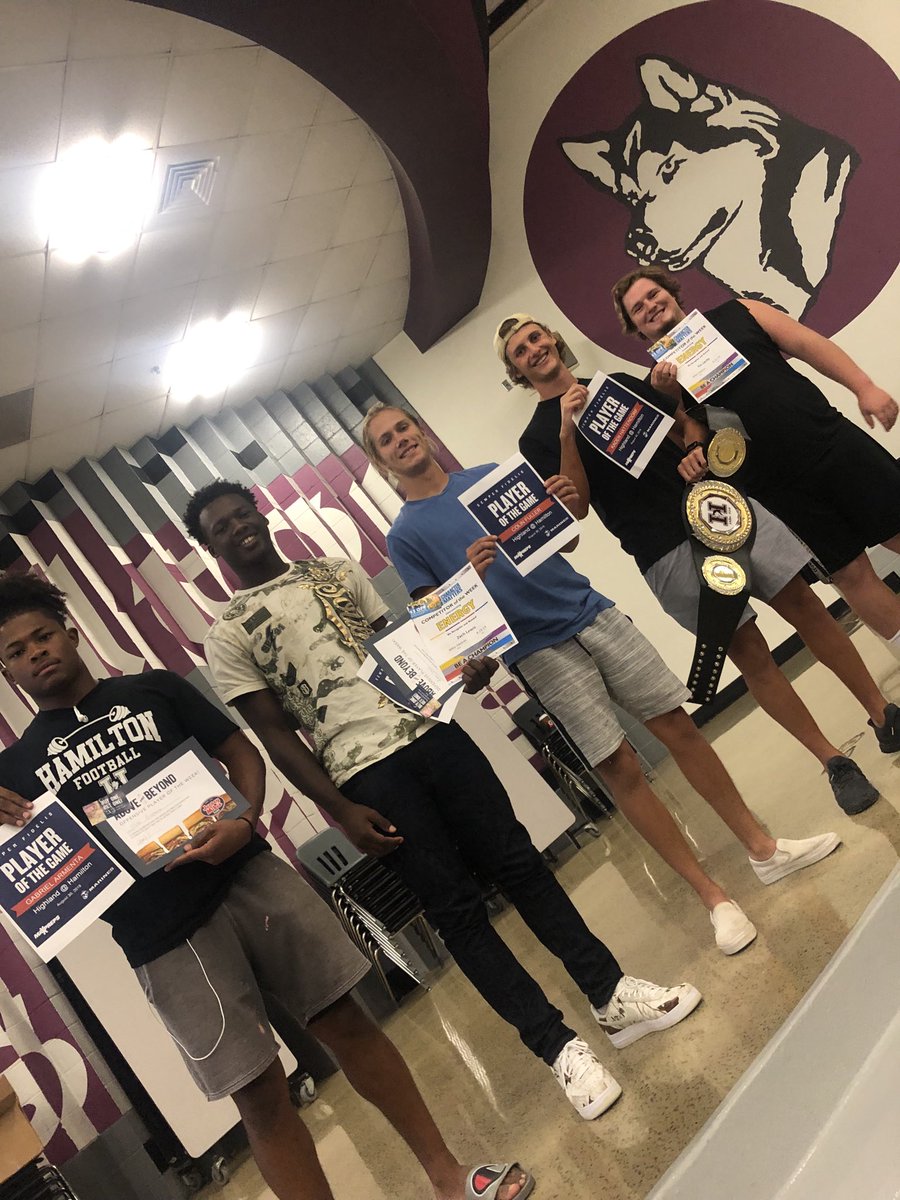 Husky_Football7's tweet photo. Character Matters and our players of the week. ⁦@_Kaden_16⁩, G Armenta, Z Lewis, C Fuller, and F Lecky https://t.co/E3dVVLlm9l