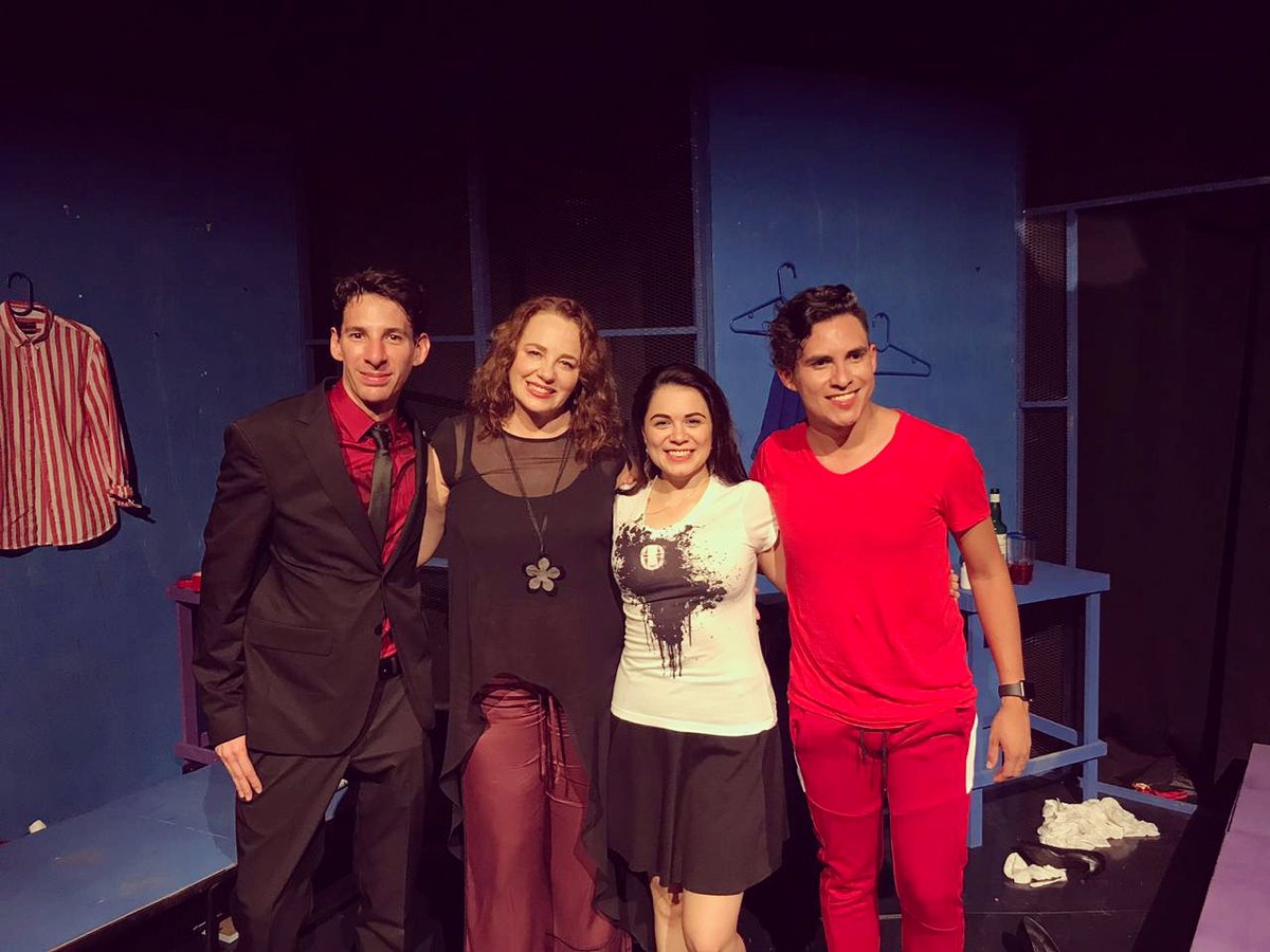 NetoSiller's tweet photo. Gracias #claudiamarin por ser la madrina del estreno de nuestra obra #yosoyforeveralone 🎭 seguimos en temporada #actorslife #actors #actores #teatro🎭 #puestaenescena #dramaturgo #director #actinglife 🎫🤩📻🎤🎭 https://t.co/YoFjNcZCsl