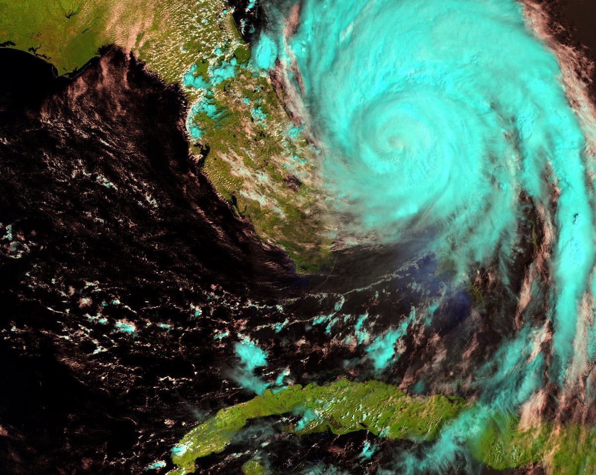 CopernicusEMS's tweet image. False Colour image from the #SLSTR instrument of #Sentinel3-A 🇪🇺🛰 as captured today 3 September at 15:29 UTC
Data processed with #ESA_SNAP by @tonyveco