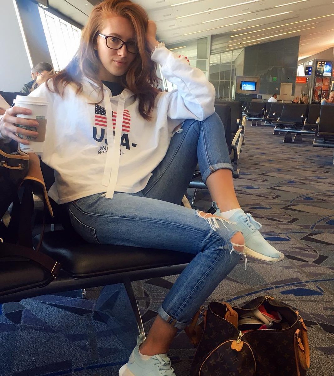 At the airport, ready to fly out for my <a href="/AllFightWrestle/">All Fight Wrestling</a>  match against <a href="/QueenCoralRose/">Coral Rose</a> #SecondAFWVictory #TeamWildFox🦊