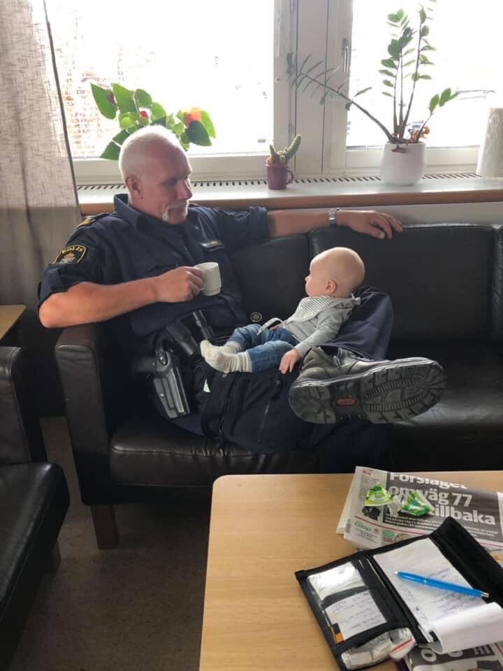 bjocew's tweet image. Måste dela med mig av denna bild när kollegan Per diskuterar lag och rätt samt rekrytering😊