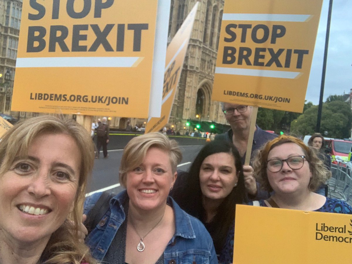 sandrakhad's tweet photo. Thousands and thousands of people shouting outside Downing Street &amp; Parliament to #StopBrexit &amp; bring down #LyingBoris #StoptheCoup &amp; SUPPORT THE #LibDems #LibDemMEPs https://t.co/HsoyYFxgPp