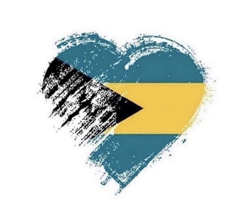 YQRamos's tweet photo. #JetBlueFLL @WCKitchen crew ready to support NAS with their relief team @chefjoseandres #BahamasStrong #HellojetBlue @HelloJetBlue @VisitTheBahamas 🇧🇸 https://t.co/PNGCUe0hYJ