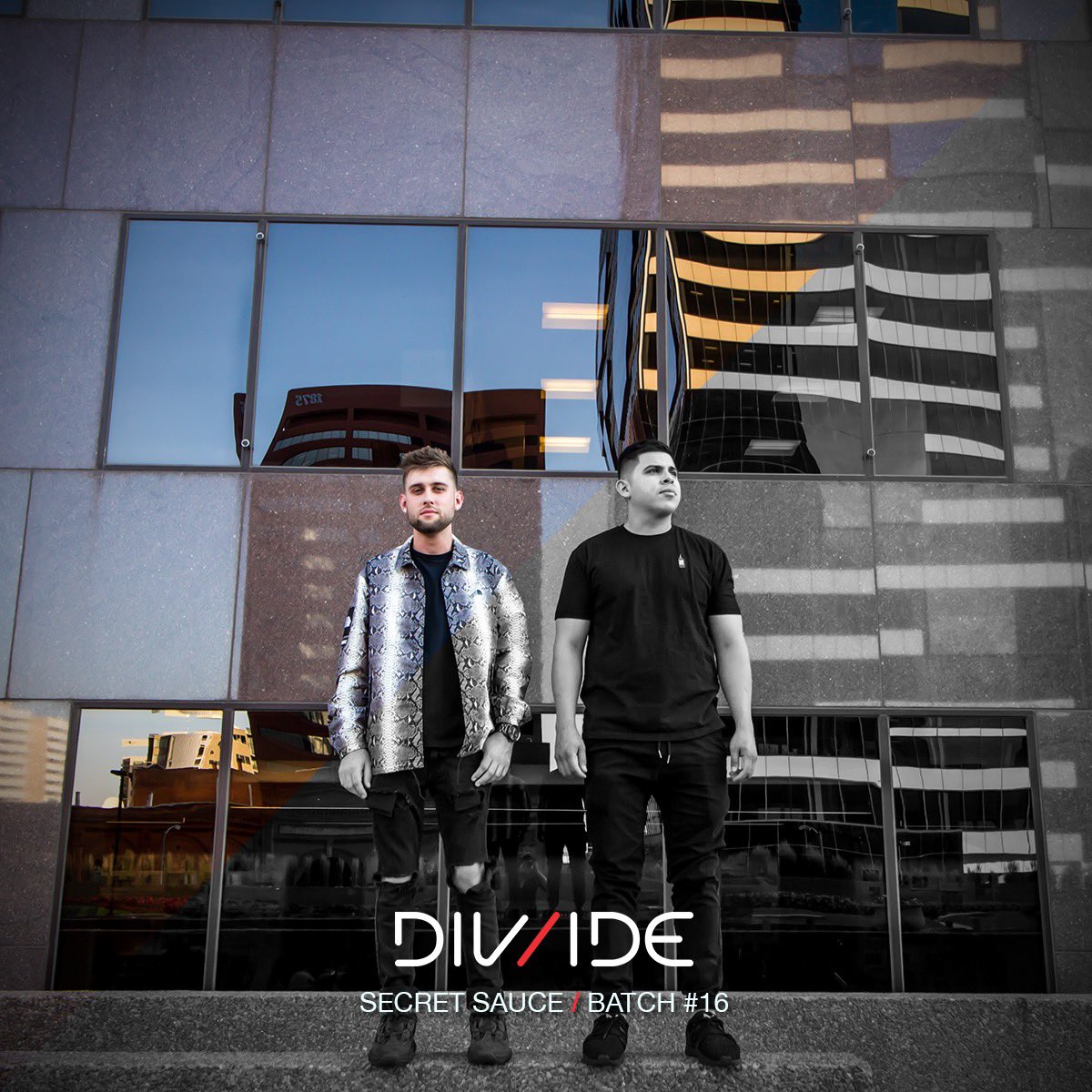 We cooked up a fresh batch of our secret sauce playlist! Be sure to smash that follow button if you haven’t already🥫➗

open.spotify.com/user/hellodivi…