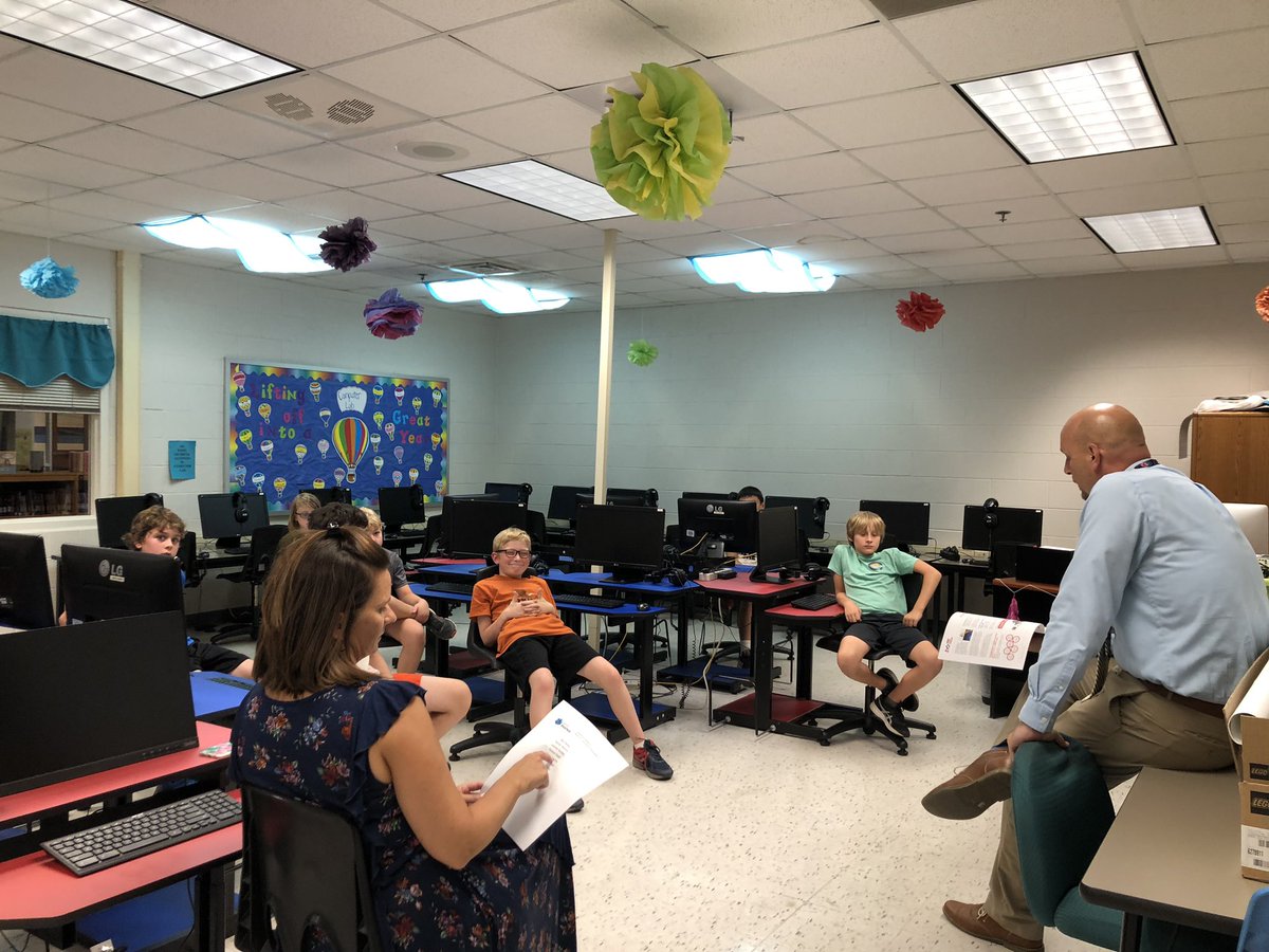 BriarwoodES's tweet photo. @BE_MrJ and @joanna_wiles are having their first Robotics Team meeting today! #BEtechie https://t.co/uDwI4KxLAZ