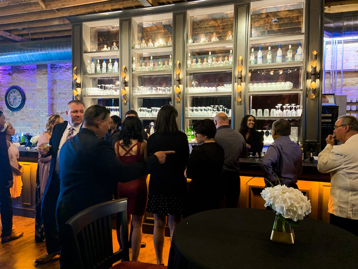 Odeum3595's tweet photo. It's happy hour, how are you spending the next 60 minutes? Let us know your favourite cocktail to sip on. 🍹

#happyhour #torontodrinks #cocktailtime #cocktailinspo #torontobars #torontonightlife #eventspace #venuestoronto #cheers #its5oclocksomewhere https://t.co/FUTRFttTtJ