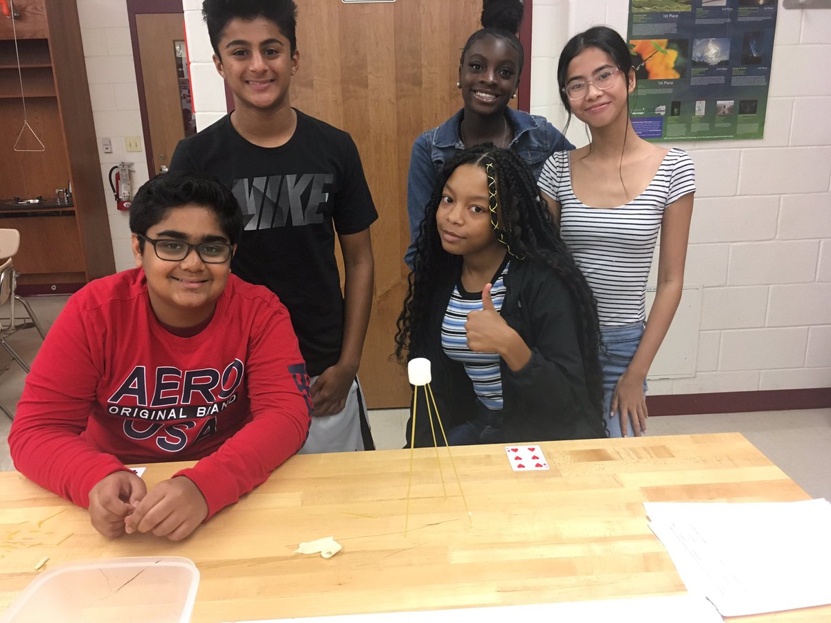 PhysicsBlazer's tweet photo. Fantastic first day of physics for these freshman panthers! https://t.co/rciI4YCsn8