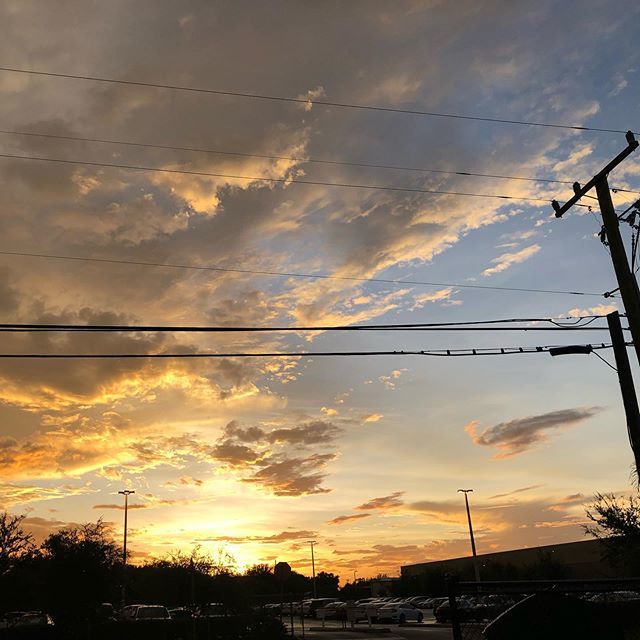 HardingMissions's tweet image. Post storm sunset! Prayers and good vibes for my eastern seaboard friends weathering the storm. 🙏 ift.tt/2Lr1ctT