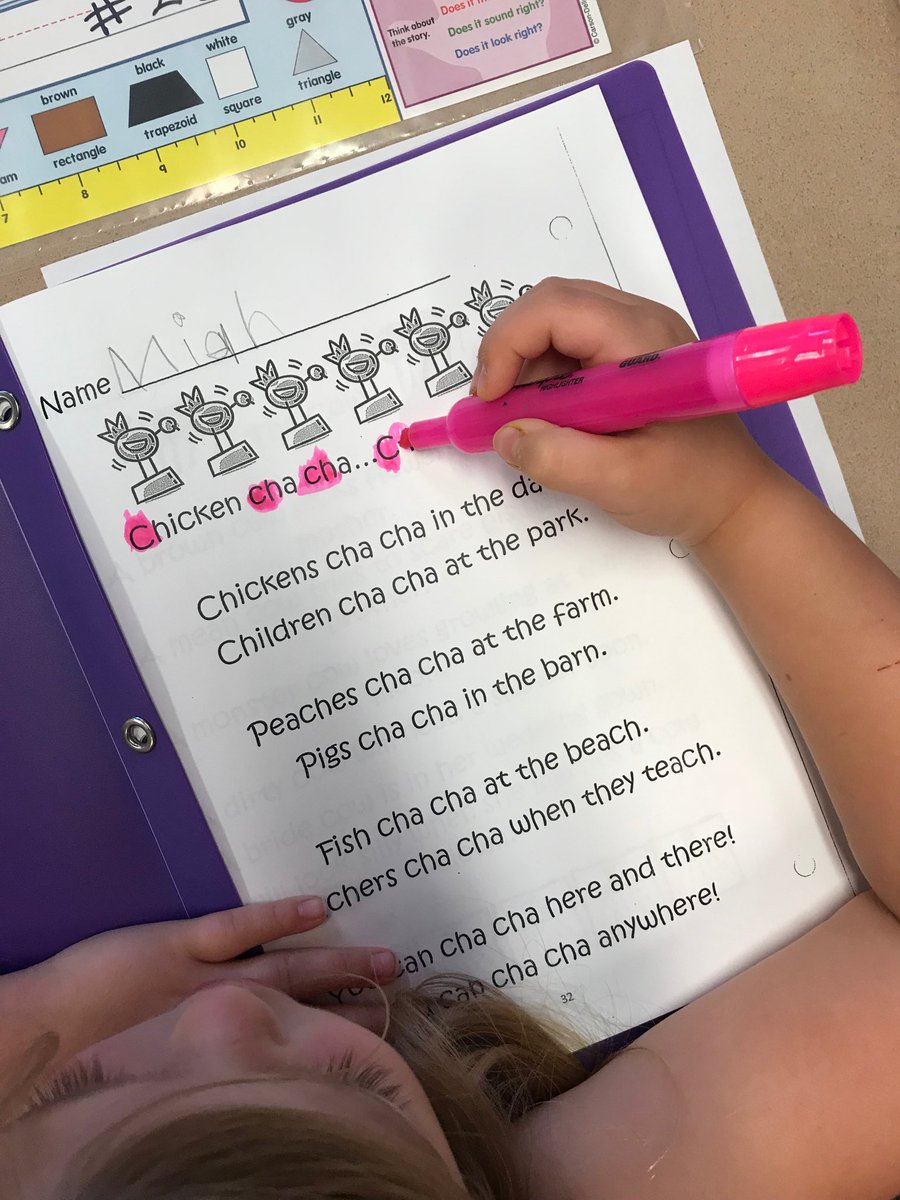 MrsMartinSmiles's tweet photo. #PhonicsDance #It’sPoetryTime #HunksAndChunks #ChickenChaCha 🐥🐥🐥@Phonics_Dance https://t.co/dQggNHeEfJ
